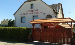  Kisdiófa Panzió és Vendéglő  Vajdácska